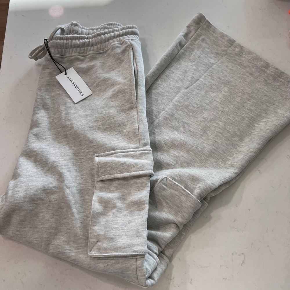 WeWoreWhat Cargo Sweatpant Heather Grey Fleece Wide Leg WWB138-01 Medium NEW